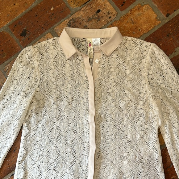 Alice Moon Lace button up top szS - Picture 6 of 11